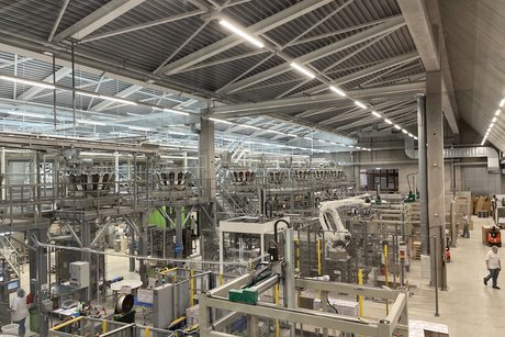 Blick auf die Produktionshalle