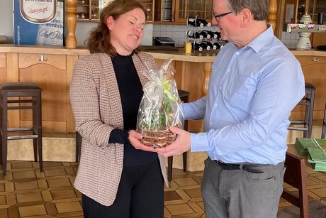 kleines Pr&auml;sent f&uuml;r den Vortrag von Frau Hauser