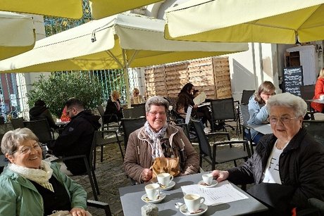 Erika - Gertrud - Elisabeth beim gem&uuml;tlichen Kaffee