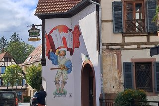 Haus mit Bemalung in der Altstadt