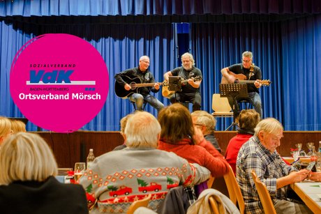 Auftritt der "Drei Lords" bei der VdK Adventsfeier Die "Drei Lords" bringen ganz viel weihnachtliche Stimmung in den Saal