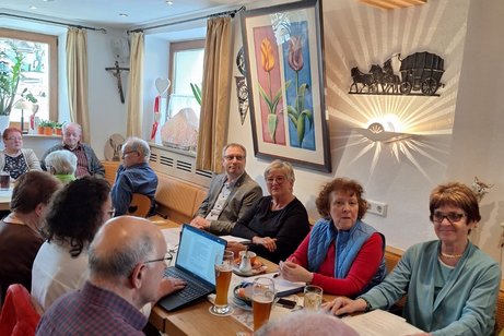 Begrüßung durch die Vorsitzende