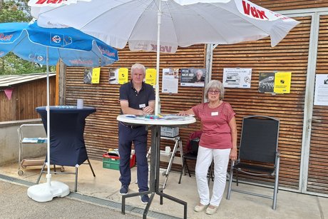 VdK Ortsvorsitzender R. Dietrich und Frauenvertreterin Ch. Irmscher