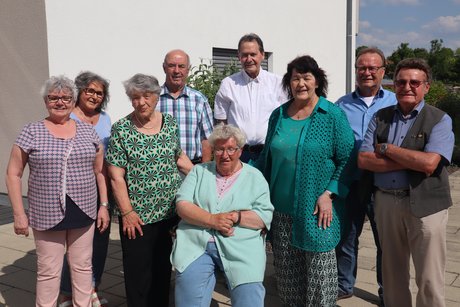 VdK Ortsverband Burgrieden Vorstandsteam 2023 (von links vorne) Brigitte Gradtke, Elisabeth Maucher, Martha Braig, Susanne Jablonsky, Kurt Kiechle, (hinten) Margot Bareither, Johann Frankenhauser, Rolf Rottmaier, Helmut Jablonsky