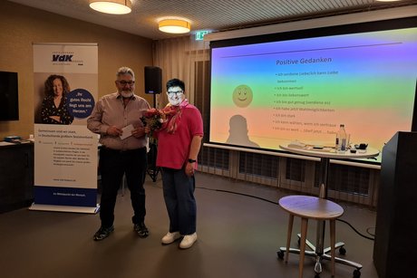 Danke, Vorsitzender Erich Weik mit Referentin Regine Heim-Menges