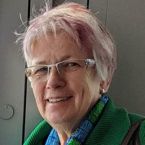 Das Bild zeigt die Kassiererin Christel Brodersen