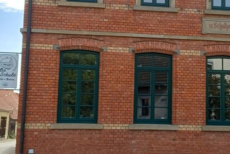 Cafe_Bistro Schild Alte Schule Hausen o. U. Cafe_Bistro Schild Alte Schule Hausen o. U.