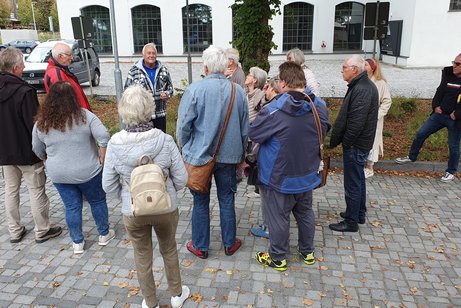 Jürgen erklärt die Untertützung der Erba-Familien