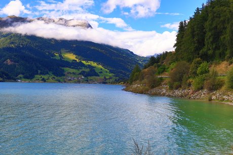 Reschensee - kleiner Spaziergang entlang des Seeufers