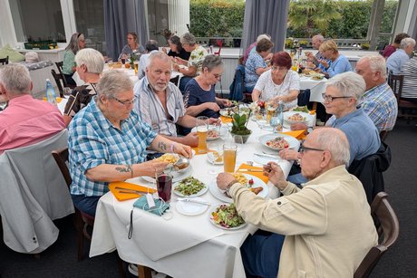 Beim Abendessen auf dem Bohrerhof Beim Abendessen auf dem Bohrerhof