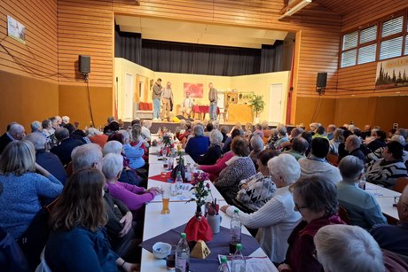 in dieser Reihe unsere Mitglieder und Gäste in dieser Reihe unsere Mitglieder und Gäste