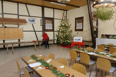 Die VdK - Weihnachtsfeier in der AMC-Halle in Laudenbach