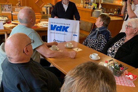 Vorsitzender Roland Sauter bei der Begr&uuml;&szlig;ung.