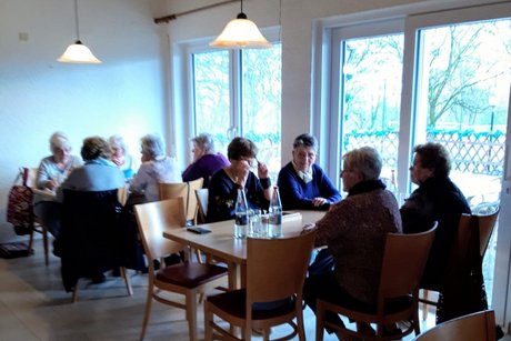 Teilnehmer an 2 Tischen