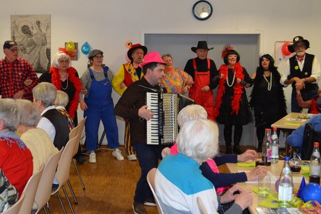 Narri Narro in Stra&szlig;berg