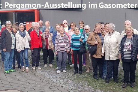 VdK KoMü Ausflugsgruppe vor dem Gasometer Pforzheim