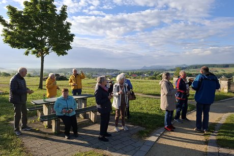 Impression kurze Rast am Hegau mit Saft,Sekt und Brezel