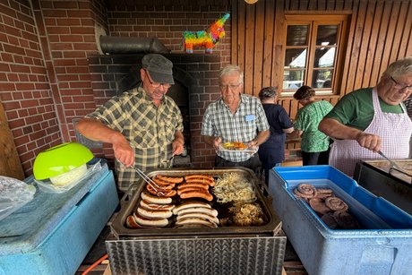 Am Grill, Max Flug und Wolfgang Speck