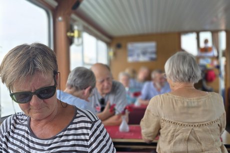 zufriedene Gäste und verantwortliche