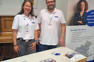 Katja Auxel und Stephan Thomas am VdK Stand