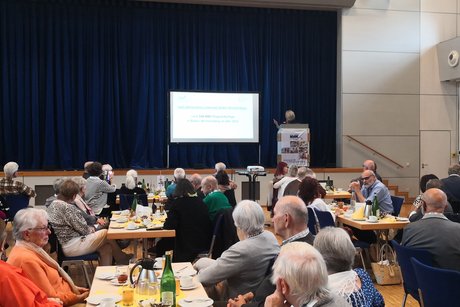 Herbstfest 2024 - Vorstellung des Pflegestützpunkt im Neckar-Odenwald-Kreis durch Frau Scheuermann