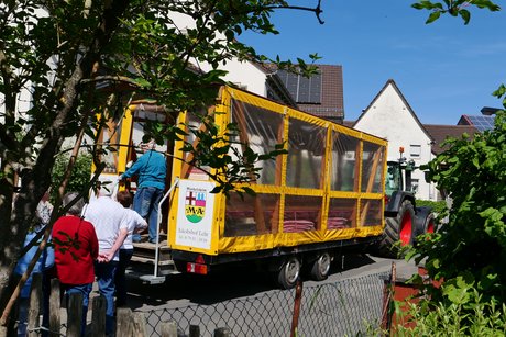 Der gelbe Wagen ... wird bestiegen