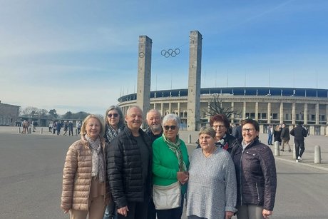 Kreisvorstandsteam vor dem Olympiastadion