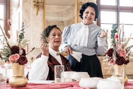 Gr&auml;fin Paula und ihre Zofe
