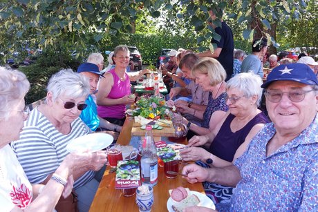Eine lustige Runde beim Vesper
