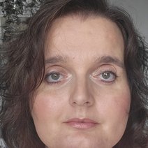 Portrait einer braunhaarigen Frau