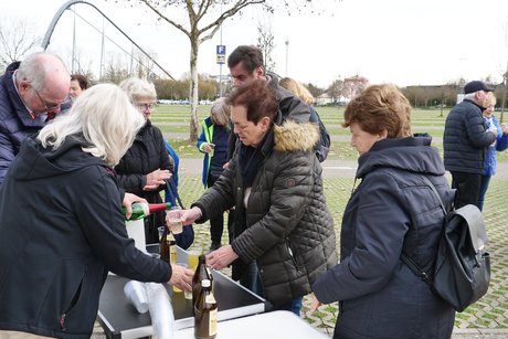 Beim Sektfrühstück.