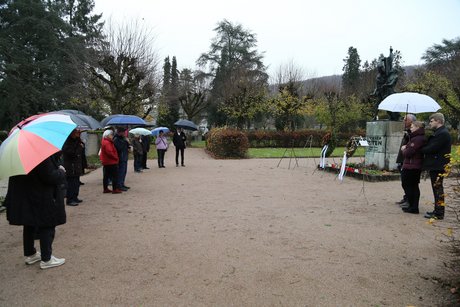 Am Ehrendenkmal Gruppenbild Am Ehrendenkmal Gruppenbild