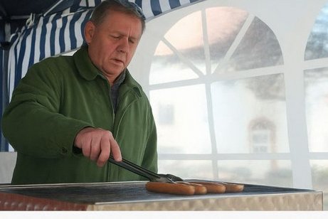 Grillwurststand von Oktober bis M&auml;rz