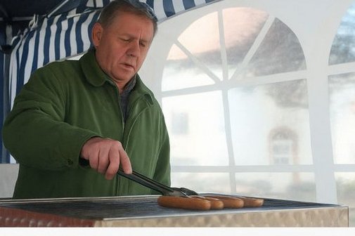 Grillwurststand von Oktober bis M&auml;rz