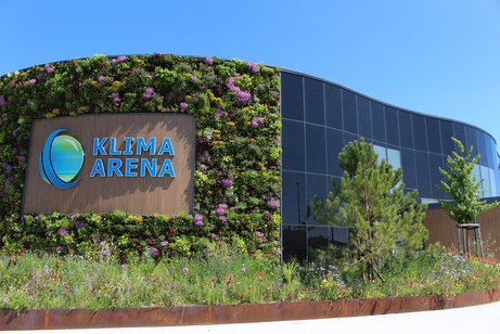 Bepflanzte Au&szlig;enfassade der Klimaarena in Sinsheim