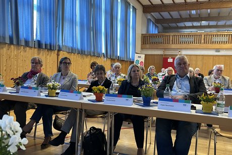Weiterer Blick in die Turn-und Festhalle