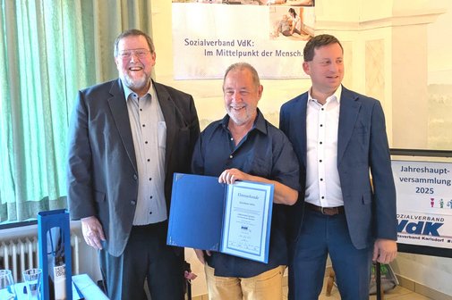 R. Müller zum Ehrenvorsitzenden des OV Karlsdorf ernannt