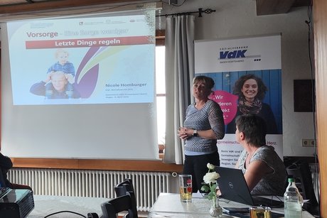 Frau Homburger bei der Präsentation