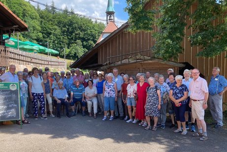 Gruppenbild mit den Teilnehmern am Ausflug