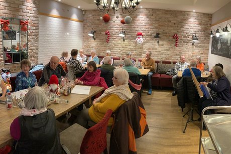 Die Gäste der Weihnachtsfeier Die Gäste der Weihnachtsfeier