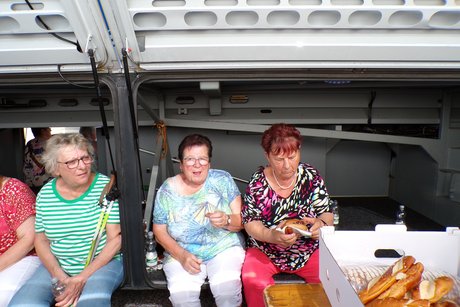 Wir haben einen Sitzplatz.