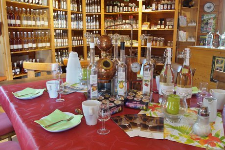 Obstbrennerei Bauer Führung + Verkostung / Kaffee + Kuchen