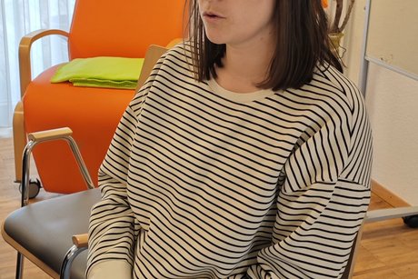 Die bisherige Ortsvorsitzende bei der Hauptversammlung den Jahresbericht vortragend