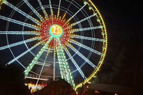 beleuchtetes Riesenrad