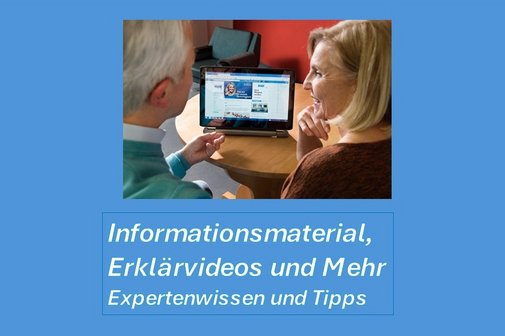 Das Bild zeigt ein Paar vor dem PC