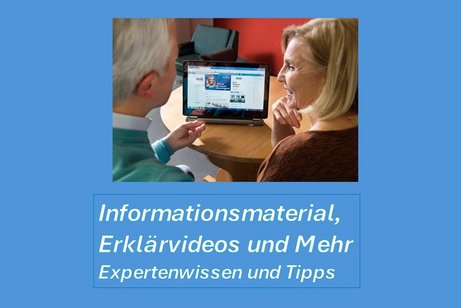 Das Bild zeigt ein Paar vor dem PC