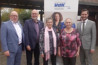 Stefan Pfeil, Bernhard Löffler, das Obersulmer VdK-Vorstandsteam Karin Koletzko und Inge Zwickl, Björn Steinbach (v.l.)