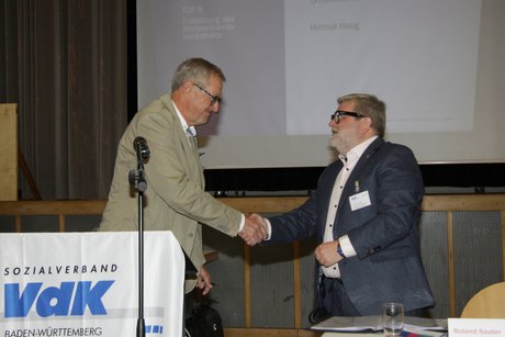 Gratulation der Entlastung von Helmut Haug an Roland Sauter