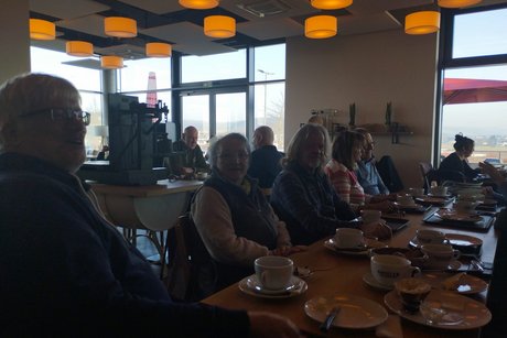 VdK Mitglieder beim gemeinsamen Fr&uuml;hst&uuml;ck