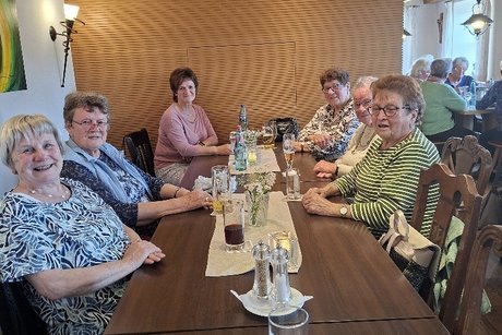 VdK'ler beim Kaffee im Hotel St. Elisabeth, Kloster Hegne